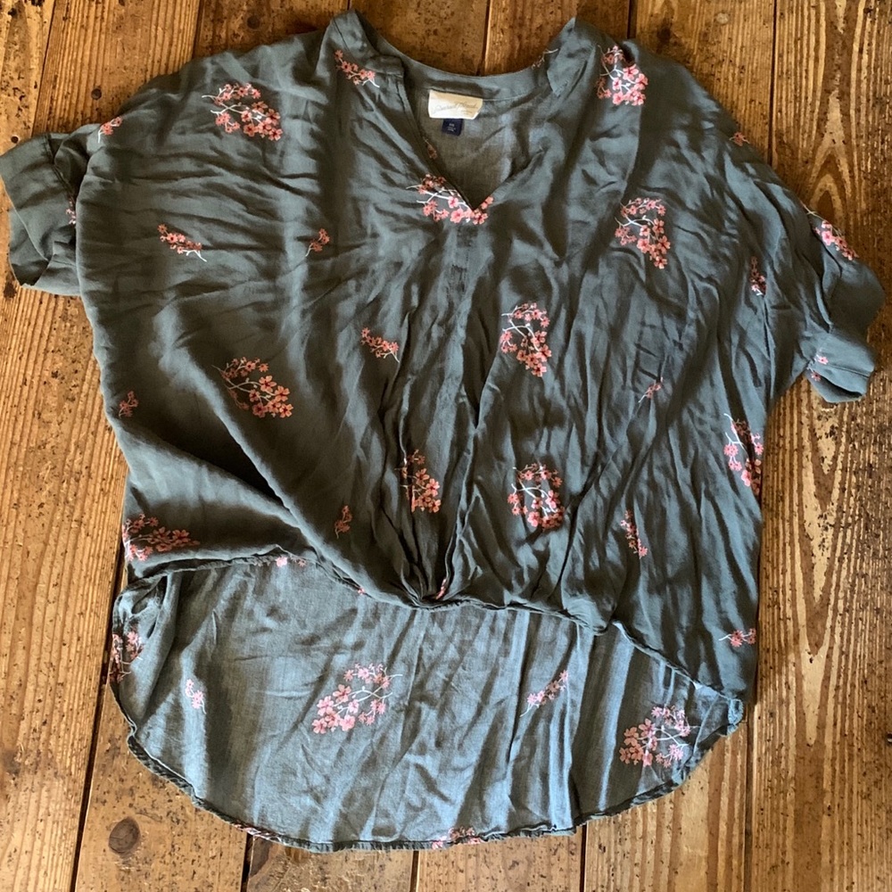 Universal thread shirt
